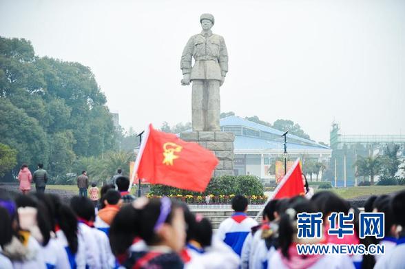 雷锋精神:社会主义核心价值体系的结晶